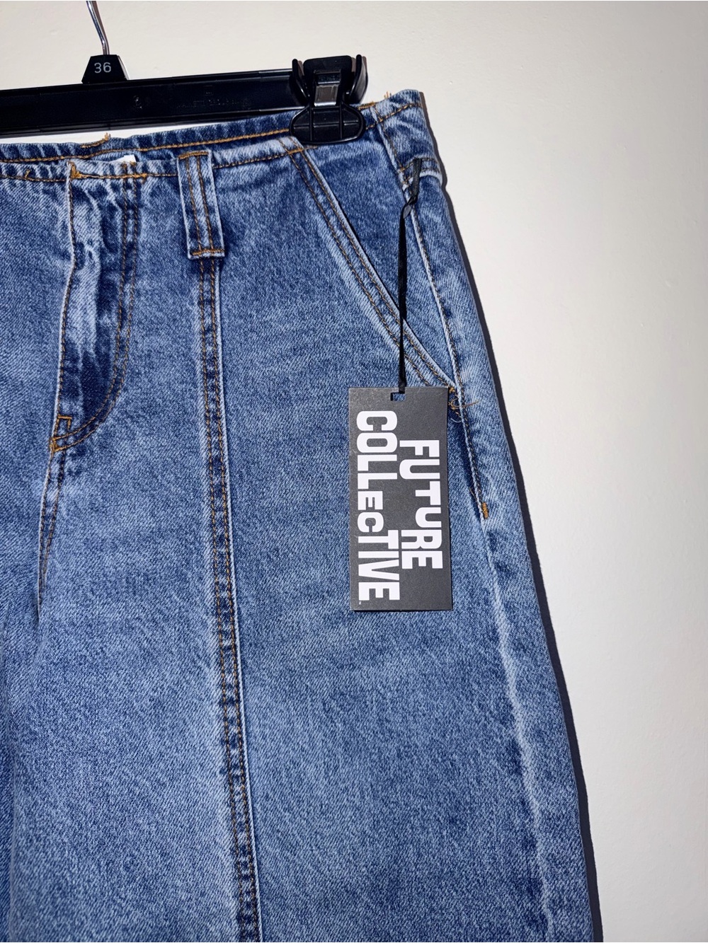 Women's Mid-Rise Barrel Leg Jeans - Future Collective Medium Wash NWT - Picture 5 of 6